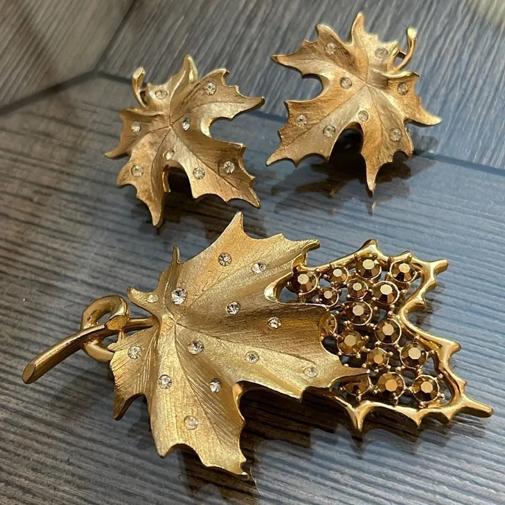 Vintage Sarah Coventry Designers Choice Whispering Leaf Brooch Leaf Clip Earring